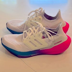 Adidas Ultraboost 22 Women Running Shoes